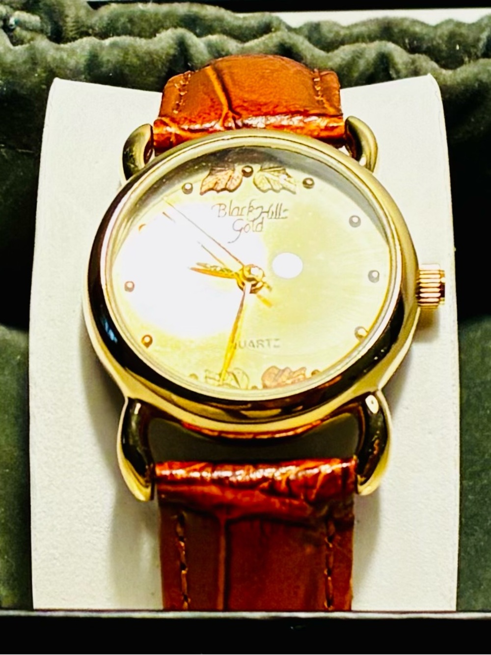 Black Hills Gold Women Watch 12K Leaves New Battery